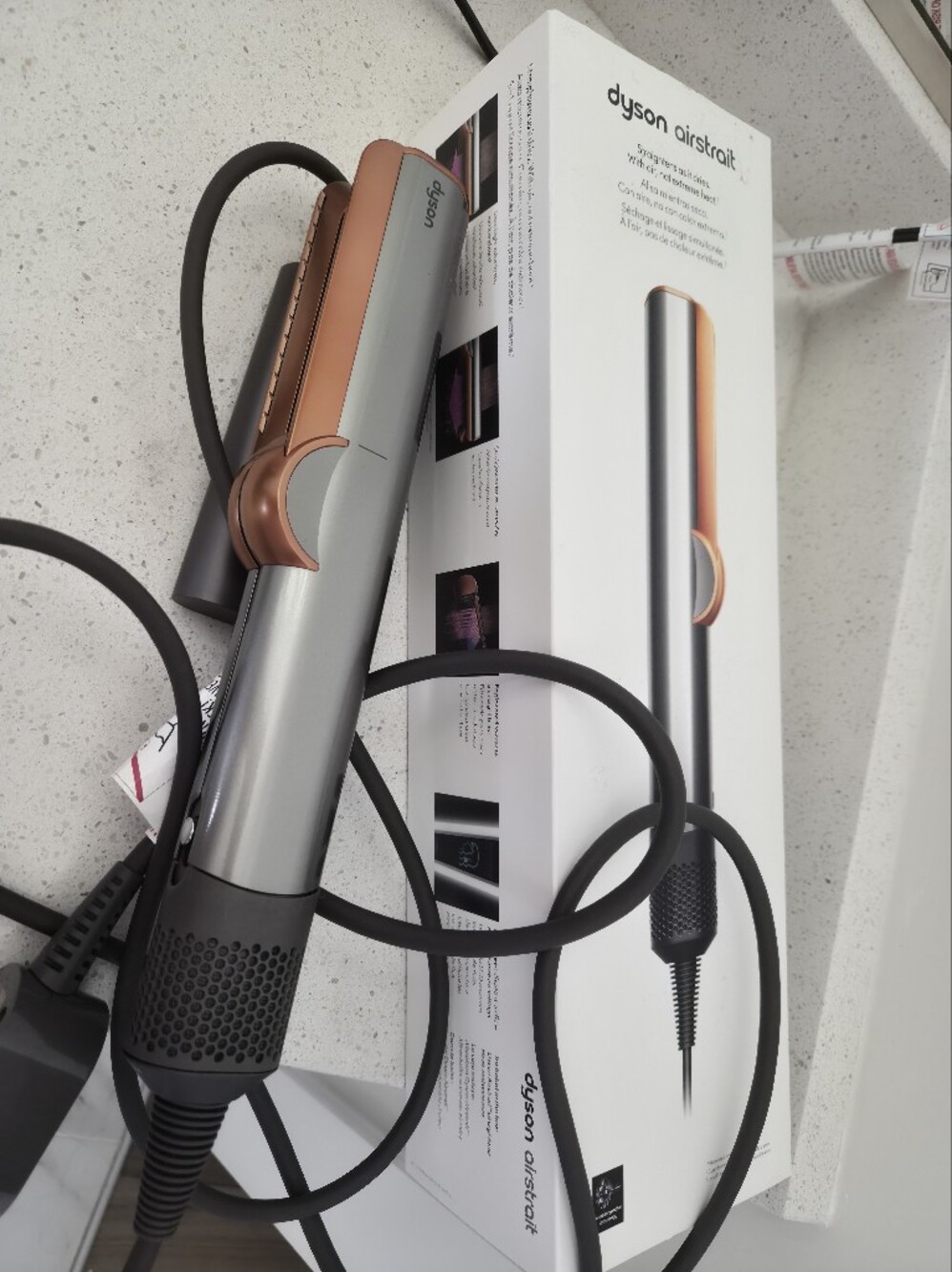 Dyson Airstrait